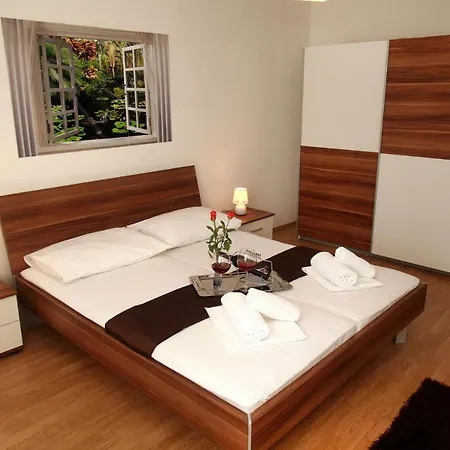 Ive - 20m From The Beach Апартаменты Трогир