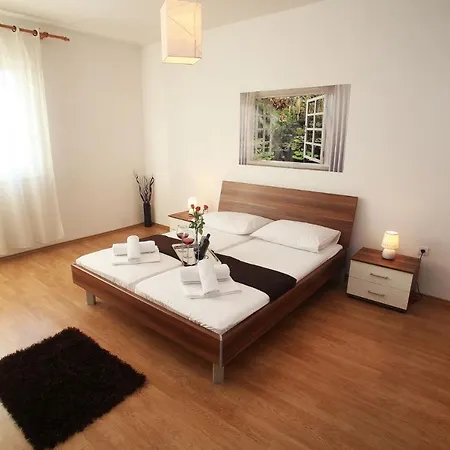 Ive - 20m From The Beach Lejlighed Trogir